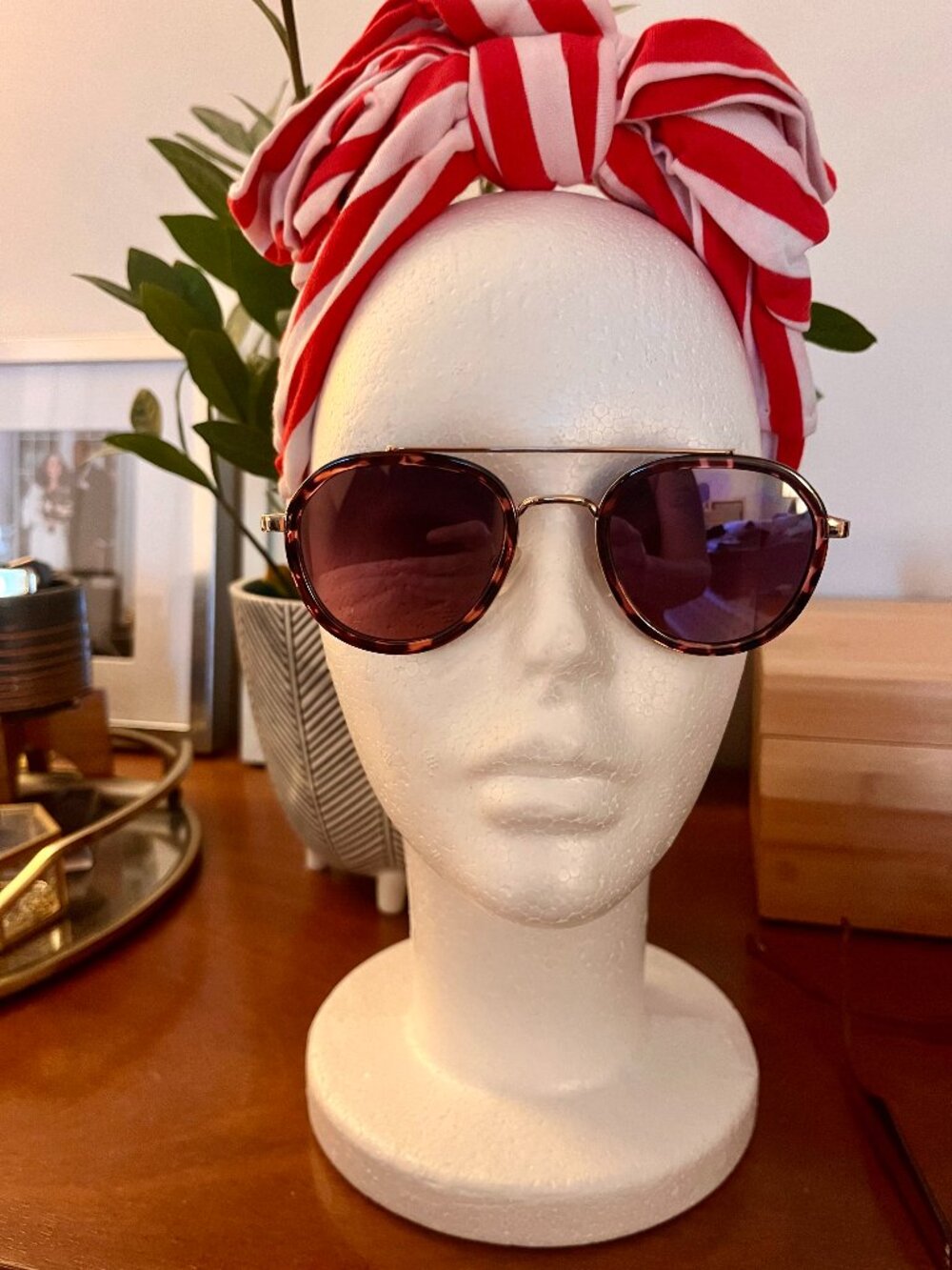 Pink-tinted tortoiseshell aviator sunglasses